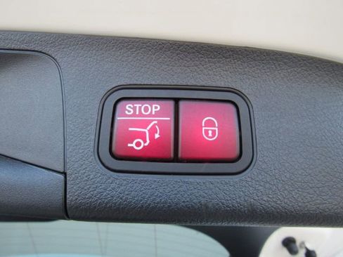 Used 2022 Mercedes-Benz GLA 250 4MATIC w/ Premium Package Lite image 26