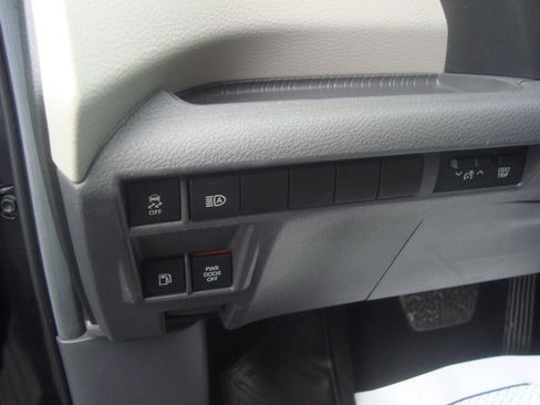 Used 2024 Toyota Sienna XLE image 13