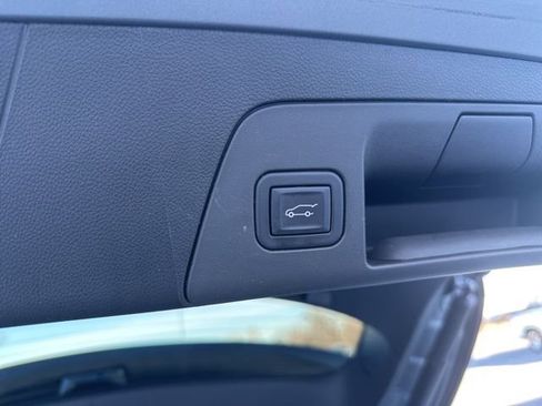 Used 2023 Buick Envision Avenir image 59