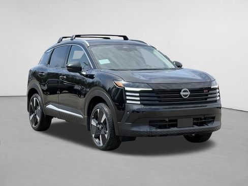 New 2026 Nissan Kicks SR w/ Cold Weather Package FWD image 1