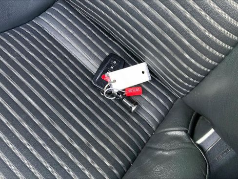 Used 2023 Toyota Camry SE w/ Convenience Package image 14