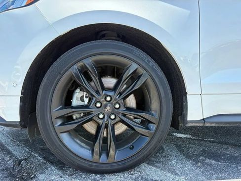 Used 2020 Ford Edge ST w/ Equipment Group 401A AWD/4WD image 30