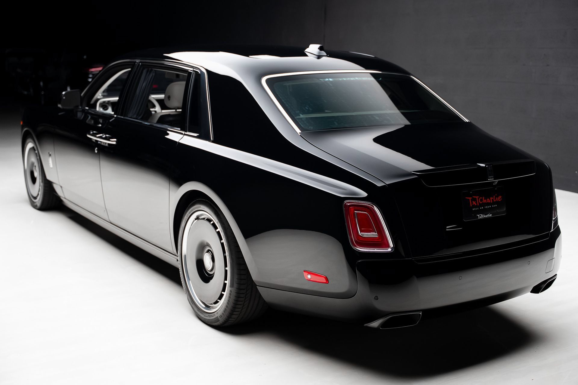 Used 2024 Rolls-Royce Phantom Extended Wheelbase RWD image 25