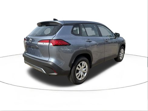 Used 2025 Toyota Corolla Cross L image 3
