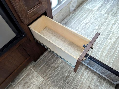 Used 2019 Chevrolet Express 4500 w/ RV Package image 71