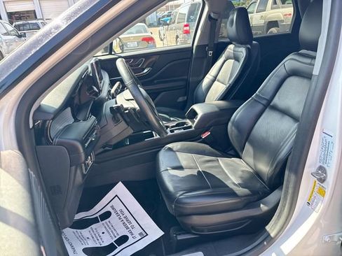 Used 2022 Lincoln Corsair AWD w/ Premium Package image 17