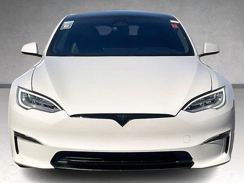 Used 2021 Tesla Model S Plaid image 3