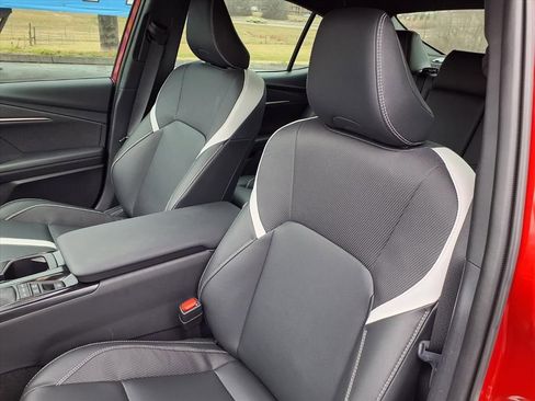 Used 2025 Toyota Camry SE image 12