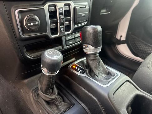 Used 2019 Jeep Wrangler Unlimited Sport S AWD/4WD image 12