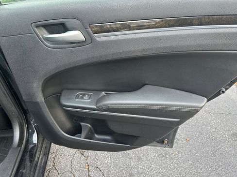 Used 2016 Chrysler 300 C image 14
