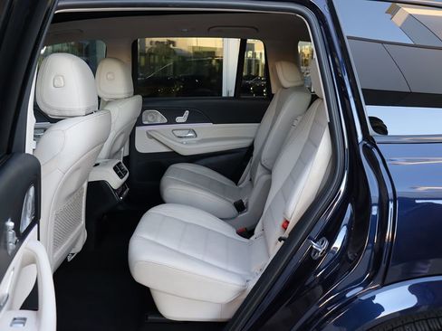 Used 2021 Mercedes-Benz GLS 580 4MATIC image 41