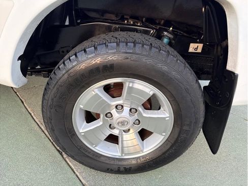 Used 2015 Toyota Tacoma PreRunner w/ TRD Sport Package image 10