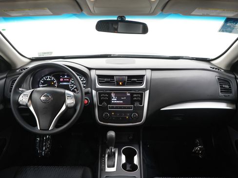 Used 2016 Nissan Altima 2.5 S w/ Power Driver Seat Package FWD image 13
