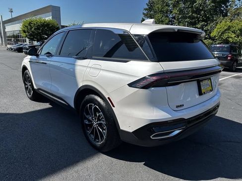 Certified 2024 Lincoln Nautilus Premier AWD/4WD image 7