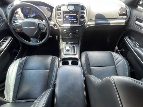 Used 2023 Chrysler 300 C RWD image 10