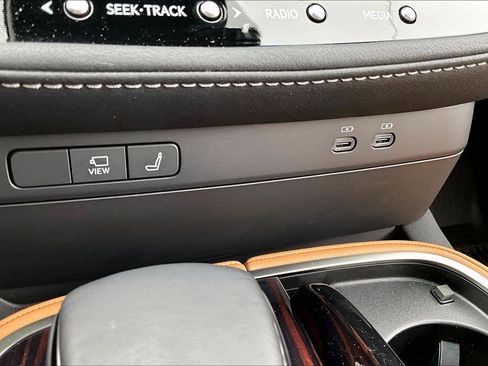 Used 2023 Lexus LS 500 AWD w/ Luxury Package image 15