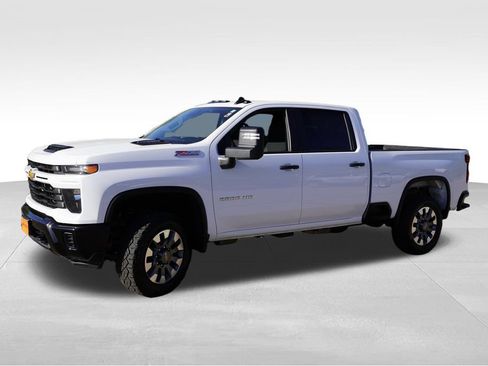 Certified 2024 Chevrolet Silverado 2500 Custom w/ Custom Value Package AWD/4WD image 10