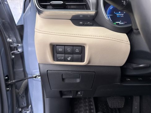 Used 2023 Toyota Highlander Platinum image 35