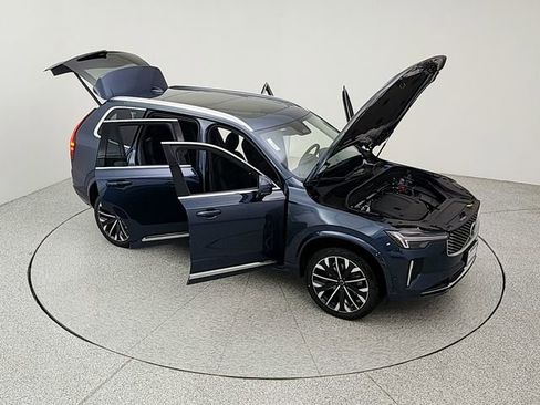 New 2026 Volvo XC90 B6 Plus w/ Protection Package image 39