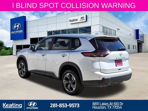 Used 2024 Nissan Rogue SV image 7