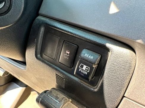 Used 2013 Toyota Tundra 4x4 Double Cab w/ TRD Off-Road Pkg image 8