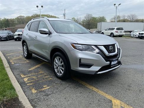 Certified 2018 Nissan Rogue SV image 2
