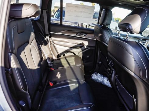 New 2026 Jeep Grand Cherokee Altitude RWD image 20