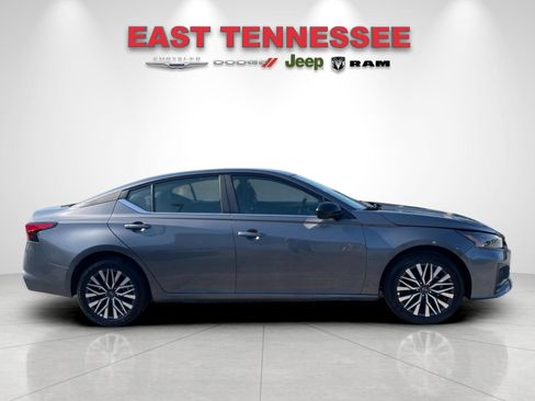 Used 2026 Nissan Altima 2.5 SV AWD/4WD image 2
