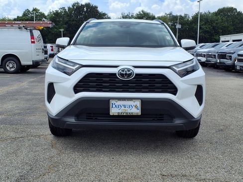 Used 2025 Toyota RAV4 XLE FWD image 19
