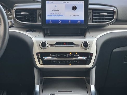 Certified 2023 Ford Explorer XLT w/ Equipment Group 202A AWD/4WD image 27