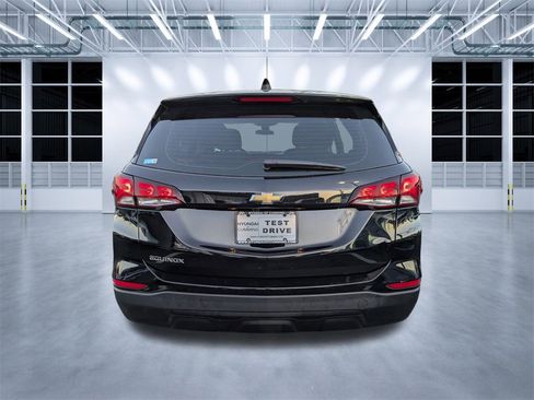 Used 2022 Chevrolet Equinox LS w/ LS Convenience Package image 5