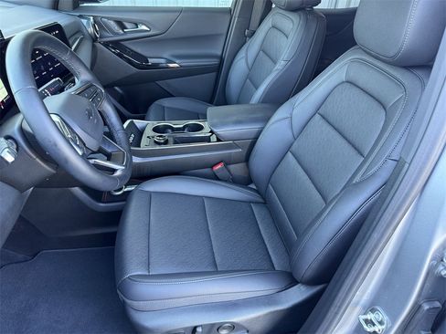 Used 2026 Chevrolet Equinox LT w/ Convenience Package II image 12