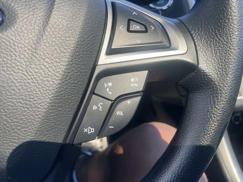 Used 2019 Ford Fusion SE FWD image 25