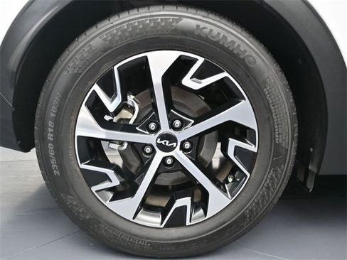 Used 2024 Kia Sportage EX image 9