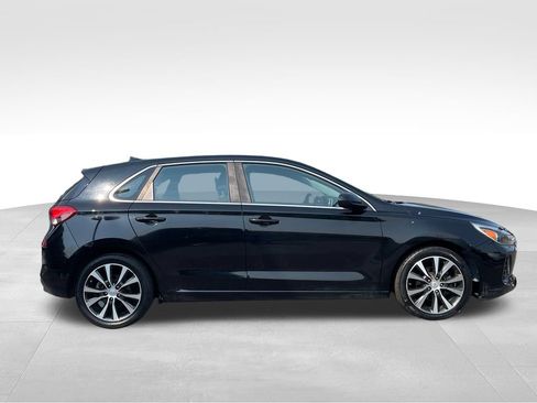 Used 2018 Hyundai Elantra GT FWD image 7