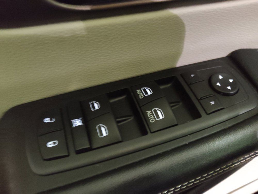 Used 2022 Chrysler Voyager LX FWD image 27