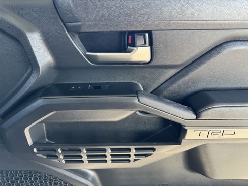 Used 2025 Toyota Tacoma TRD Sport image 23