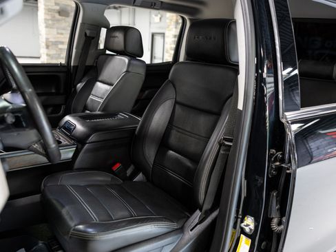 Used 2017 GMC Sierra 2500 Denali w/ Duramax Plus Package AWD/4WD image 35