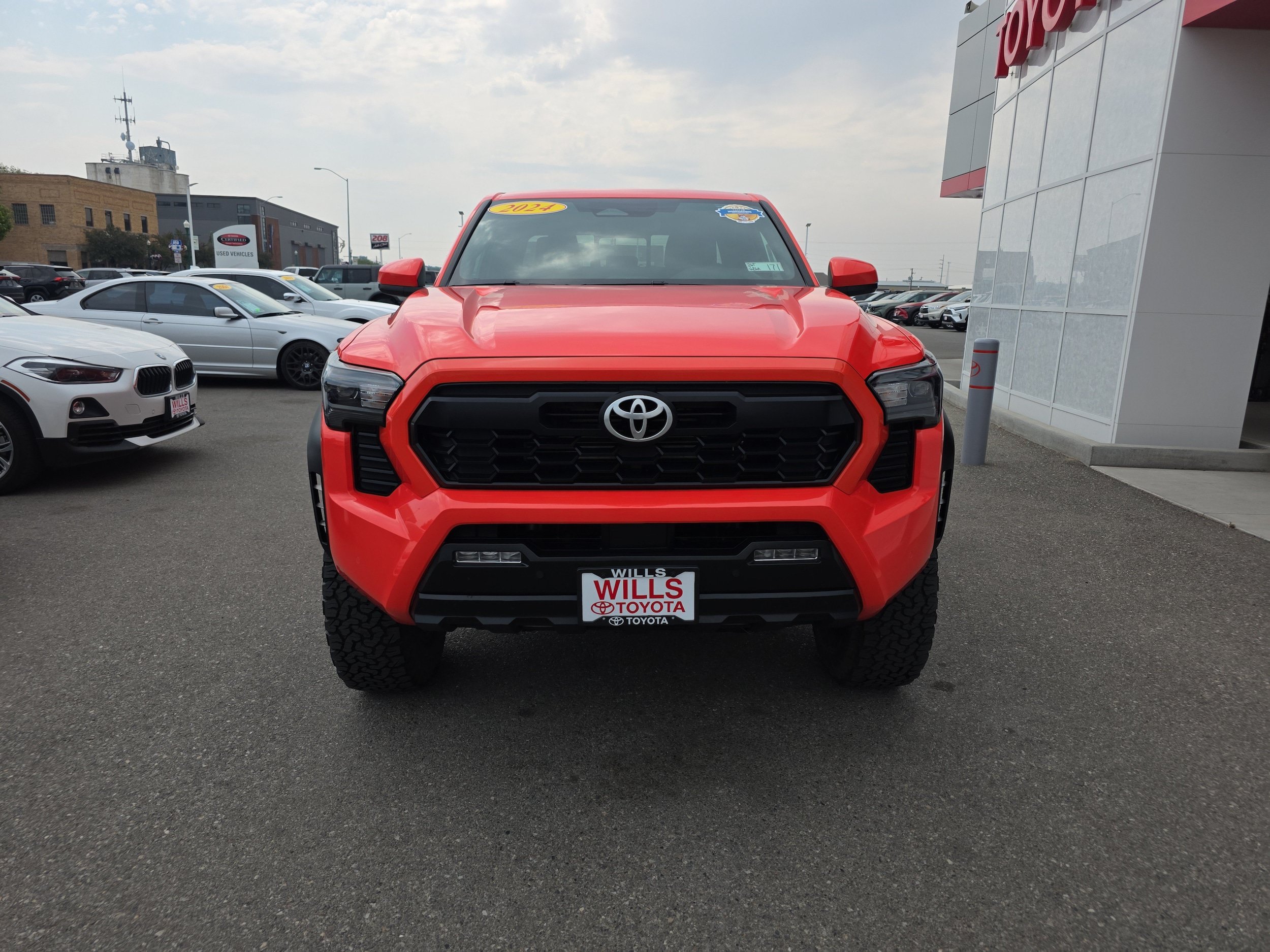 Used 2024 Toyota Tacoma TRD Off-Road w/ TRD Off Road Upgrade Package AWD/4WD image 5