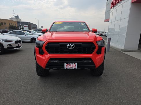 Used 2024 Toyota Tacoma TRD Off-Road w/ TRD Off Road Upgrade Package AWD/4WD image 5