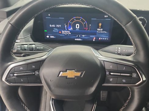 Used 2025 Chevrolet Traverse LT image 23