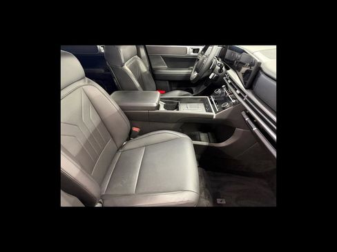 Used 2025 Hyundai Santa Fe SEL FWD image 17