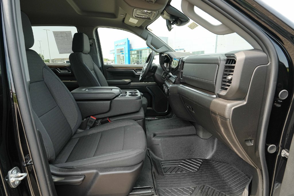 Used 2024 Chevrolet Silverado 1500 RST AWD/4WD image 24
