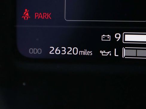 Used 2024 Toyota Tundra Limited AWD/4WD image 27