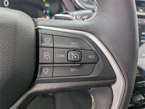 Used 2022 Jeep Grand Cherokee Limited 4xe image 21