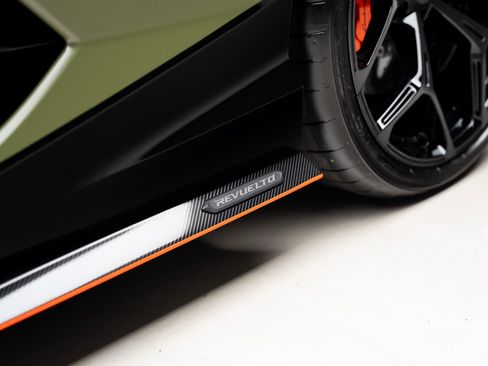 Used 2024 Lamborghini Revuelto AWD/4WD image 27