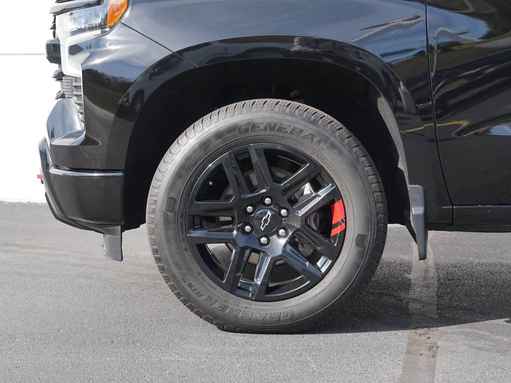 Used 2024 Chevrolet Silverado 1500 RST w/ Redline Edition AWD/4WD image 12