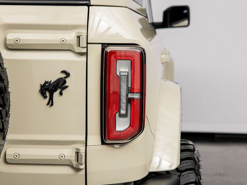 Used 2025 Ford Bronco Outer Banks AWD/4WD image 19