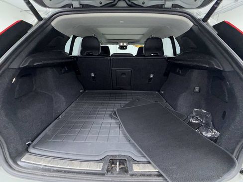 Used 2024 Volvo XC40 B5 Ultimate w/ Protection Package Premier AWD/4WD image 16