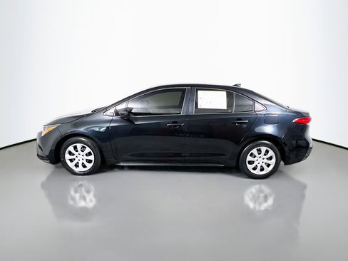 Used 2021 Toyota Corolla LE image 9